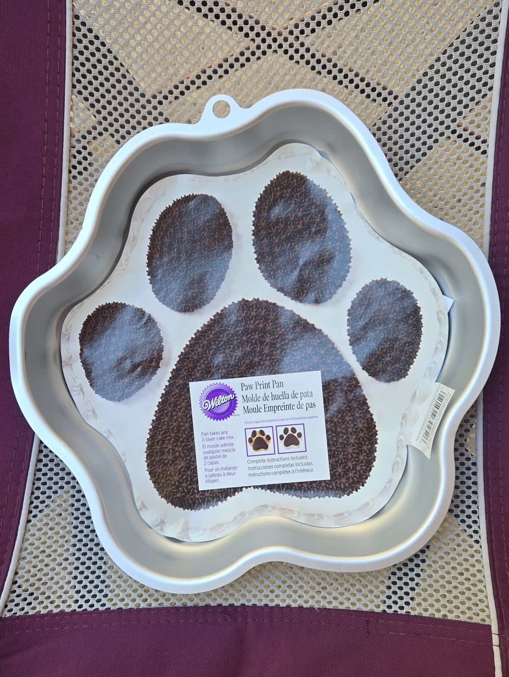 Wilton Paw Print Cake Pan